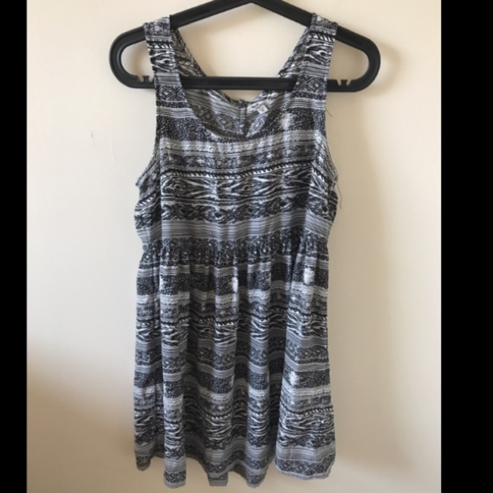 Casual Black and White Dress